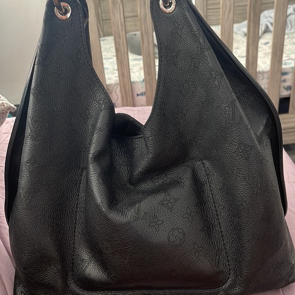 Louis Vuitton Carmel Mahina Noir - Picture 6 of 11